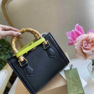 Bamboo Handbags Clutch Bag Lady Plain Black Top Quailty Shopping Metal Delicate 20cm Woman Vintage Bucket Paty Small Handbag Designer Bags