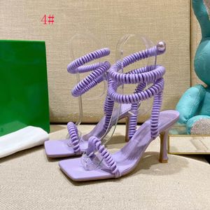 Klasik Bayanlar Roma Sandalet Seksi Kare To To Toe Heels Çapraz Şal Ayak Bileği Siyah Telefon Kordon Tasarımcısı Ayakkabı Boy 35-43 Boyu