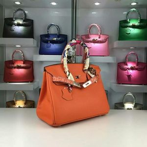 Luxurys Designers fashion bags handbag women leather shoulder bag large capacity chain messenger pillow handbags High grade versatile texture Lady purse totes