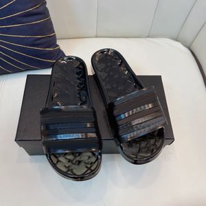 Men Sandals Women Slippers مصممة شفافة كريستال جيلي بوتي بوتي دامسكي من الجلد المطاط مثير الرجال الفاخرة شرائح الصيف موجر أزياء الأحذية الحجم 35-46