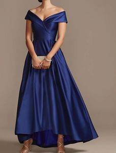 Royal Blue A-Line Mother of the Bride Dress 2022 Elegant Off Shoulder Asymmetrical Satin Short Sleeve Wedding Party Gowns