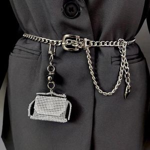 ベルトは同じ金属ウエストチェーンベルトバッグで女性の役割を果たし、ドレススーツパンツサマーベルトで飾られています