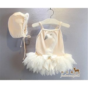 2 pezzi Set Baby Girl Swan Costumi da bagno Vestito da ballo Tutù e berretti 12-24M Costume da bagno con volant per bambini 220425