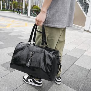 Duffel Bags Short-distance Soft Leather Travel Bag Men And Women Leisure Light Large Capacity Sports Fitness Fashion BackpackDuffel