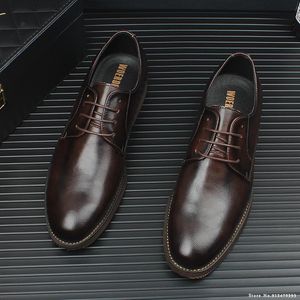 Projektant British Retro 8934 Mężczyźni spiczasty czarny brązowy Oxford Flats Buty swobodne buty