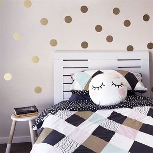 Gold Silver Polka Dots Adesivos de parede Decalques de parede de círculo dourado para crianças decoração de casa DIY adesivos DIY para sala de berçário 220727