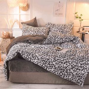 Travesseiro de capa de colcha de leopardo 3in1 4in1 Conjunto de cama com lençóis de cama de cama Twin Full American Style Consolador