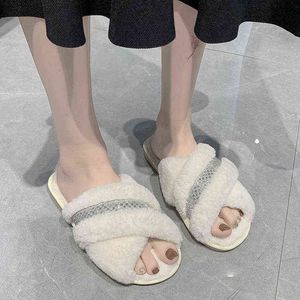 Kvinnor tofflor Fairy Style Cross Hair Slipper slitage Spring och Autumn New Show Feet Small Furry Go Lazy Flip Flops 0718