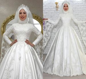 Bescheiden moslim Arabische Dubai witte bruiloftjurken met lange mouwen een lijn hoge nek kanten kralen satijnen lange bruidsjurken hijab gewaden