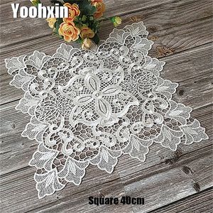 モダンな白いレース刺繍テーブルマットクリスマスパッド布布プレースマグマグカスタードリンクドイリーキッチンT200703