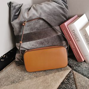 Najwyższej jakości skórzane torby pod pachami 2022 Nowa klapa drzwi bagietki torba zwykła kolor geometryczne torebki proste