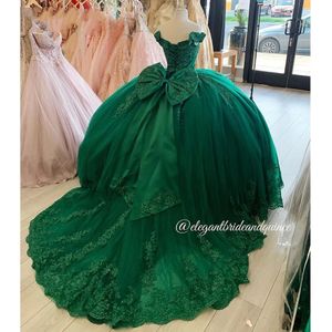 Emerald Green Princess Quinceanera klänningar applikationer pärlor pärlor från axeln snörning korsett prom söt 16 klänning vestido de 15 anos