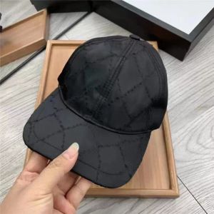 2022 Nakış Tasarımcısı Kepçe Şapkalar Erkekler İçin Gömme Şapkalar Beyaz Ve Siyah Moda Günlük Tasarımcı Güneş Şapkaları 2207274D