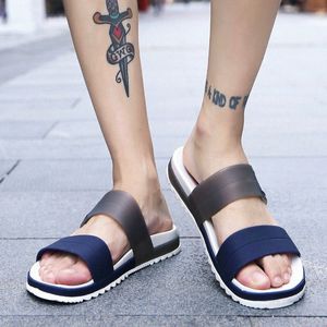 COSLONY SANDALS Terlik Erkekler Yaz Moda Peep Toe Çevirme Erkek Açık Terlik Kaymaz Düz Plaj Slaytlar Ev Nefes Terlik Modası Ayakkabı Mutlu F A5EG #