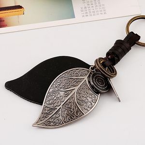 Keychains Punk Vintage Pattern Leaf Pendant Charm Genuine Leather Keychain For Men Women Key Ring Car Auto Bag Chain Enek22