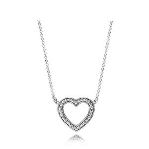 Ny 2018 Ny 100% 925 Sterling Silver Loving Hearts of Necklace Clear CZ Elegant temperament Lämplig present Clavicle Chain AA220315