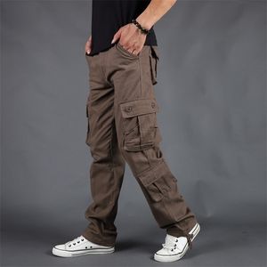 Mężczyźni Spodnie Cargo Męskie Spodnie taktyczne armii Multi-kieszeni spodnie Pantalon Homme Big Size 42 Male Wojskowe kombinezony 201126