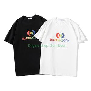 男性のためのメンズTシャツデザイナー2022カジュアルウーマンシャツストリート女性服の乗組員半袖Tシャツ2カラーマンTシャツトップ