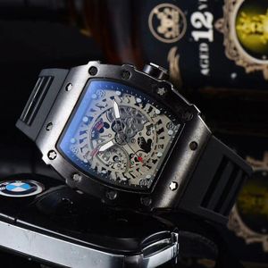 2022 New Men's Quartz Watch Casual Fashion Luxury جميع الوظائف هي الساعات الأكثر مبيعًا متوفرة 02