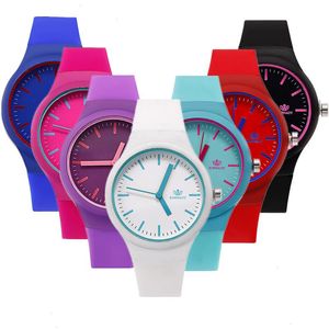 Moda Kadınlar İzler Jelly Silikon Marka İzle Gündelik Bayanlar Kuvars Kuvars Saat Reloj Mujer Zegarek Damski