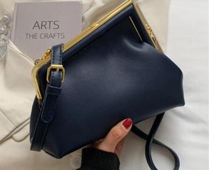 Wholesale Fashion Women Shoulder Bag Retro Simple Messenger Bags Metal Lock Buckle Ladies Handbags Designer Leather Tote