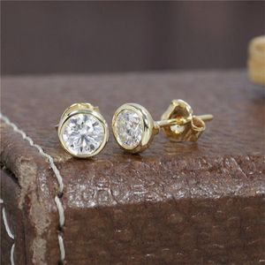 Clip-On-skruva tillbaka randh 5,0 mm rund Moissanite boll ￶rh￤nge 1.0ctw total bezal set stud￶rh￤ngen 18k fast guld f￶r flickv￤n g￥va klip-o