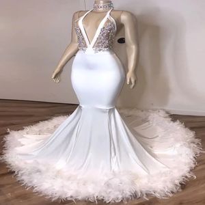 Luxury White Mermaid Evening Dress Plus Size Deep V Neck Feather Backless Black Girls Prom Dresses 2022 Halter Formal Gowns Abaya Formal Occasion Wear Robes De Soirée
