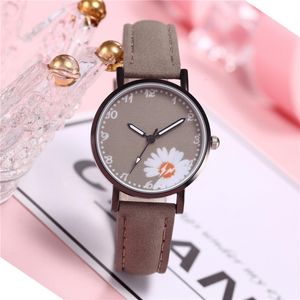 Wristwatches Fashion Small Daisies Watch Women Casual Leather Belt Watches Simple Ladies Dial Quartz Clock Dress