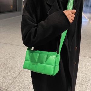 Axelväska västerländsk mode ins stil vävd väska kvinnors nya bomullskläder crossbody väskor