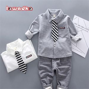 Lawadka Primavera Outono Bebé Roupas Conjuntos de Manga Longa T-shirt + Calças 2pcs Outfits Estado de Algodão Esporte para 220326