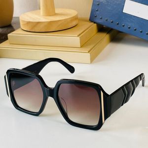 Tasarımcı parlak metal perçin büyük boy güneş gözlüğü kadınlar için 0916s moda yaz plajı Siyah gözlük gözlükleri tam çerçeve mektup kare tasarım insan gölgeleri vaka ile