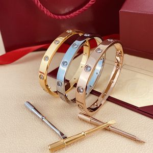 Bracciale in oro Designer per donna Uomo Luxury Love Bangle Argento Gioielli in acciaio al titanio con ciondolo a forma di cacciavite Bracciali da donna classici di alta qualità Braccialetti Regali