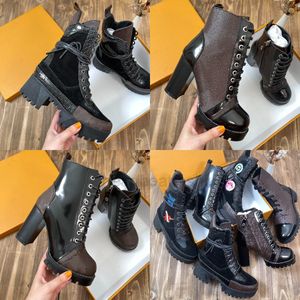 Designer Laureate Mulheres Botas Marca Flamingos Love Arrow Medalha Martin Bota Inverno Couro Genuíno Grosso Sapatos de Salto Alto Luxo Deserto Top 35-43