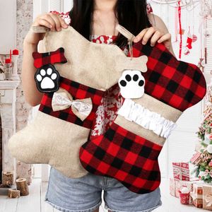 Wholesale christmas decorations resale online - Christmas decoration supplies Christmas socks gift bag linen grid cloth bone pet Christmas socks