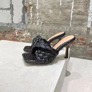 Europeisk Roman Summer Slipper Lafite Grass Women's Shoes Scuffs High Heeled Bread Tofflor, Med Rhombic Weaving Style Design, Modig, Sexig Sandal