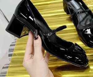 P عائلة ثلاثية الكعب السميك الكعب العالي ماري جين أحذية المرأة 2022 الربيع جولة جديدة