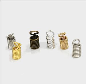 Hooks Cord End Cap Metal Spring Column Terminators Coil End Tips Crimp Fastener Caps Fynd med slinga för DIY -lädersmycken Making Vario