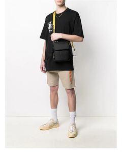 Mini Men Men Bags mensageiros tiras amarelas cinturão cinto de ombro preto bolsa de peito Multi propósito de hip hop
