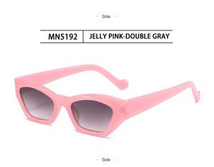 Sem Logosummer mulheres Moda ao ar livre Moda rosa Óculos de sol Mulher gelatina colorida óculos de sol poligonal Drivante de praia Polígono Anti -azul Glasse.