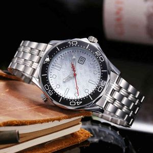 Watches Wrist Luxury Fashion Designer Men's 300 Shading Steel Tape Leveransmens Moissanite