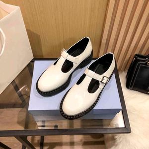 Klänning Skor Kvinnor Märke British Style Små läder Skor Klassisk Platform Loafers Lady Sandals med låda 220316