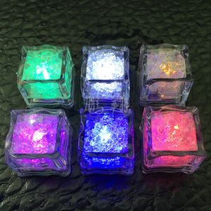 Atacado iluminar o cubo de gelo nas fontes de festa de água LED iluminação colorida desfrutando KTV e Bar Luminous Ice Min