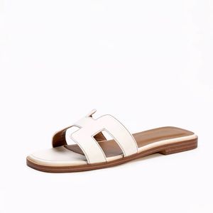 2023 Women Designer Slipper Slip Sandals Summer Classic Brand Beach Casual Sandals Tamanho 35-42