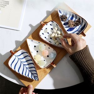 日本の手描きの陶磁器の葉の調味料のシーズン皿の木製のトレイクリエイティブな前菜スナックデザートプレートソース寿司トレイギフト220307