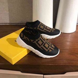 Marka Çocuklar Hız Koşucu Çorap Ayakkabı Erkek Çorap Tasarımcı Bayan Çizmeler Çocuk Eğitmen Genç Koşucular Sneakers Koşu Chaussures Moda
