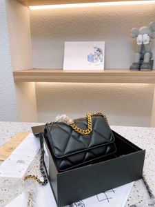 women's shoulder bag Luxury tote purse handbag message bags cluth top quality Brand classic Genuine leather Crossbody Flap Original Box silver chain mini 19CM Black