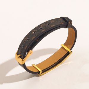 Ny stil mode armband kvinnor armband designer smycken faux läder 18k guld pläterat rostfritt stål armband kvinnor bröllopspresent zg1489