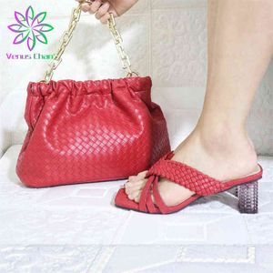 Red Color Ins Hot Selling African Women Shoes and Bags to Match Nigerian Ladies Bag Set for Wedding with Crystal 220524