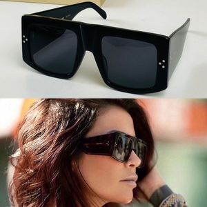Luxus-Sonnenbrillen 4S105 Womens Fashion Classic Übergroße quadratische Rivet-Design-Damen-schwarze Sonnenbrille Sommer Outdoor Beach-Urlaub Anti-UV400 mit Box