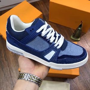 Alta qualidade Sapatos de designer de luxo Primavera e verão Men Sports Size de relevo de bezerro